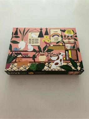 NIB - Love Lives Here 1000-Piece Puzzle with Dogs and Cats